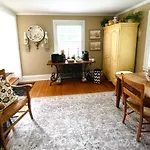 9 Booth Lane